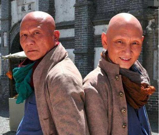 娱乐圈撞脸明星_娱乐圈长得很像的明星_佟丽娅董璇撞脸