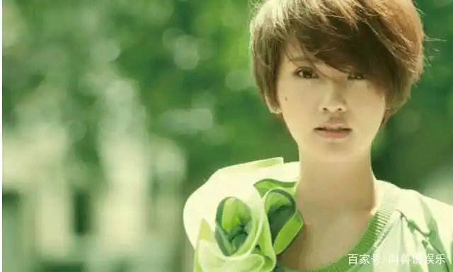 娱乐圈 健身 明星_健身达人女明星案例_女明星肌肉身材